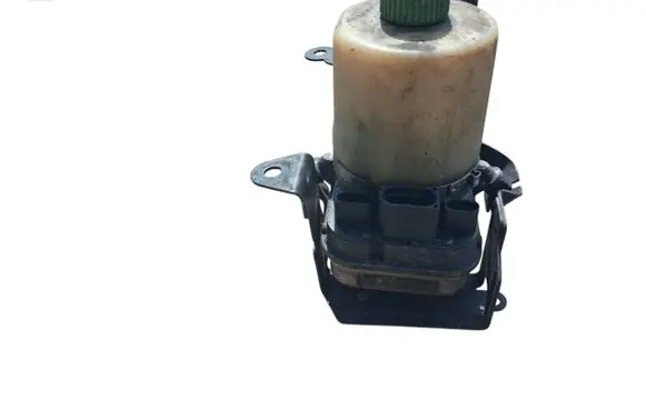 Skoda Fabia Mk2 (5J) Power steering pump 6R0423156