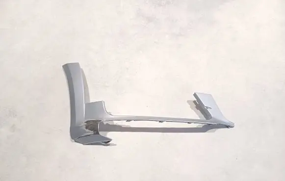 Front bumper splitter molding