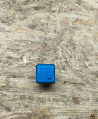 Opel Vivaro Other relay 252301716R