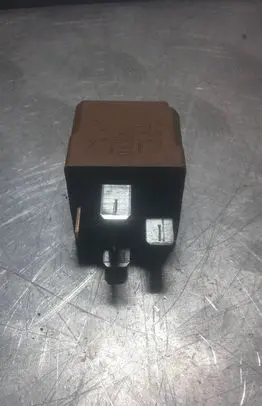 Opel Zafira A Other relay 90491314 4RD00779405