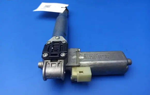 BMW 7 E65 E66 Seat adjustment motor 8320447 0390203230