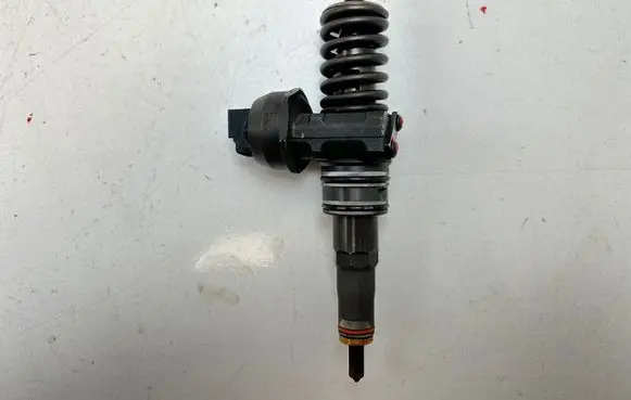 Skoda Roomster (5J) Fuel injector 0414720314