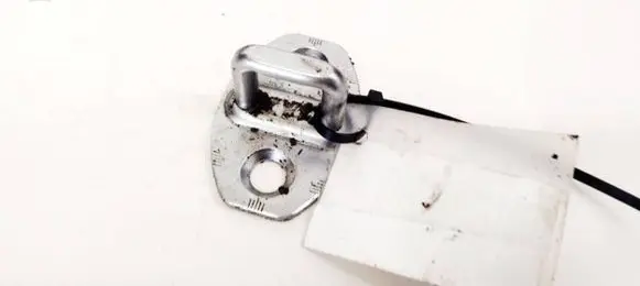 Volkswagen Touran I Front door lock loop/hook striker 3B0837033J