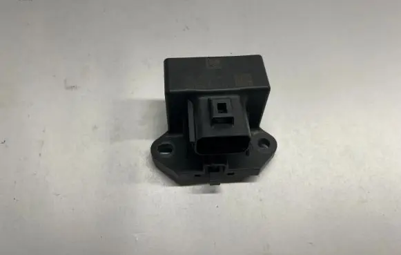 Ford Mustang VI Fuel pump relay FU5A9D370MA