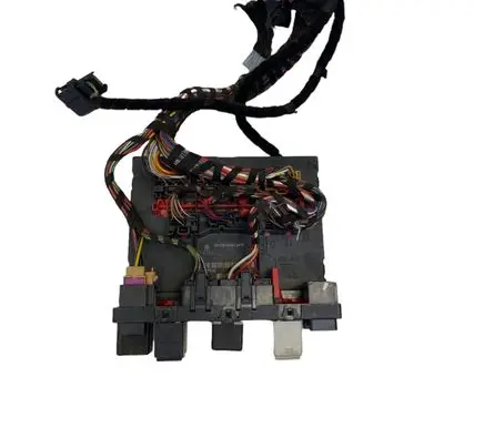 Volkswagen Golf V Fuse module 1K0937049N 01361350 022010041454
