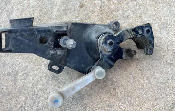 Opel Combo E Gear shift cable bracket 1000781406 1000516727