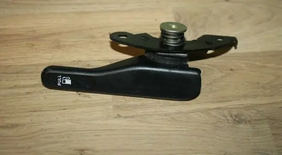 Nissan X-Trail T30 Fuel cap release pull handle 