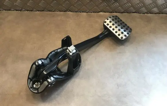 Mercedes-Benz C W204 Brake pedal A2042902301