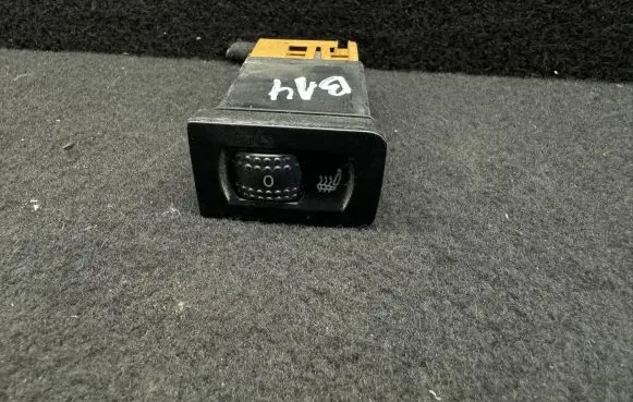 Volkswagen Golf IV Seat heating switch 1J0963564A