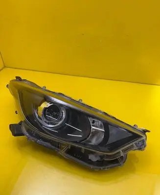 Toyota Yaris Headlight/headlamp K0-6