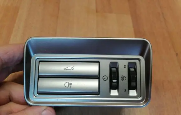 Fog light switch