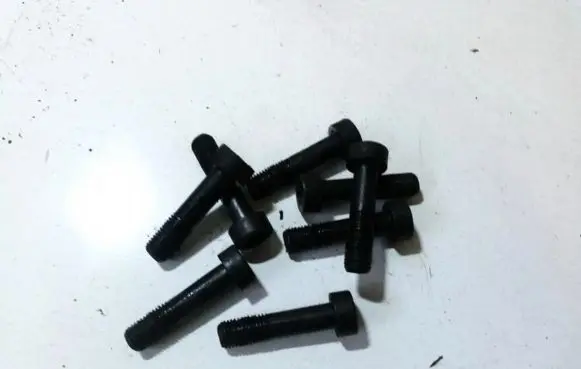 Toyota Corolla Verso AR10 Nuts/bolts 