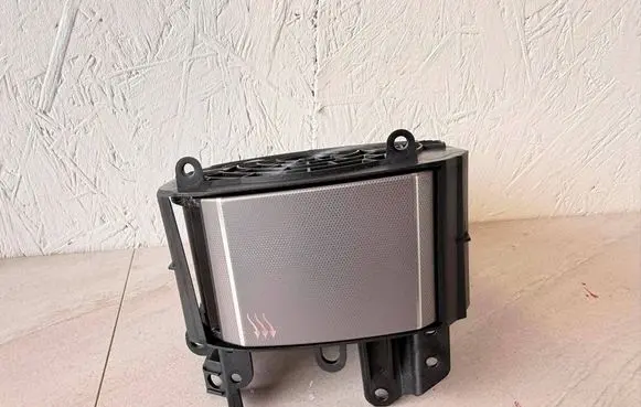 Jaguar XF X250 Dash center air vent grill 8X2319K617BJ