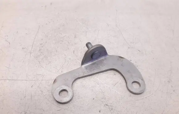Mercedes-Benz C W204 Engine mounting bracket A2034910241
