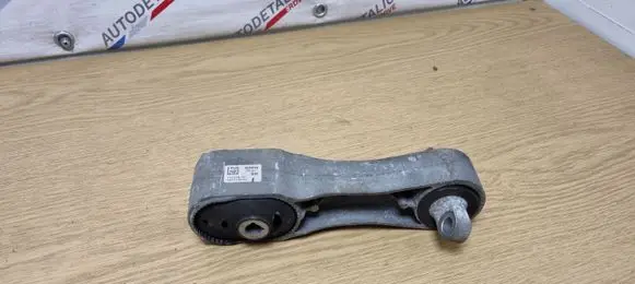 BMW 2 F45 Engine mount bracket 6875190