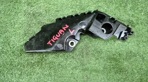 Volkswagen Tiguan Front bumper mounting bracket 5NA807049B