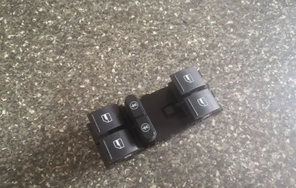 Volkswagen Touareg I Electric window control switch 7L6959857E