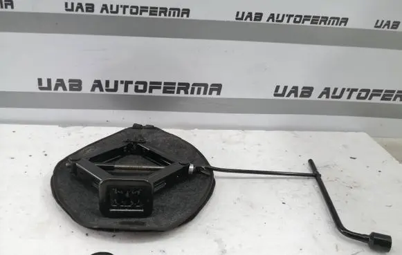 Hyundai i40 Tool set 