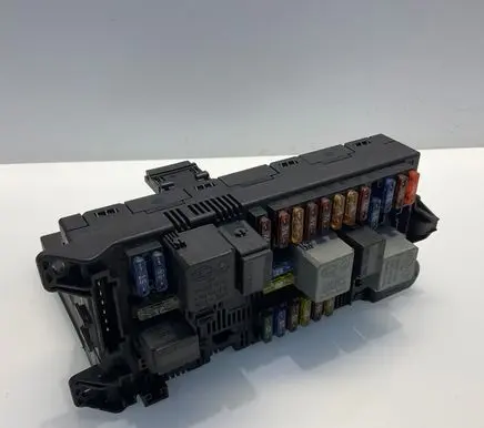Mercedes-Benz E W211 Fuse module 2115453901 A2115453901