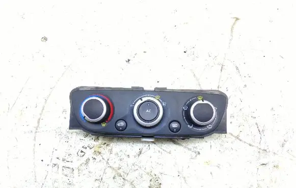 Renault Megane III Climate control unit T1001786G