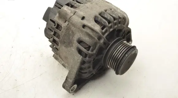 KIA Ceed Generator/alternator 373002A600