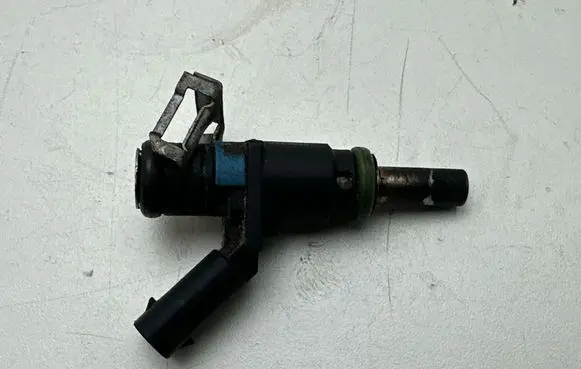 Audi A7 S7 4G Fuel injector 06E906031A