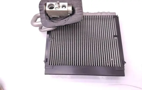 Air conditioning (A/C) radiator (interior)