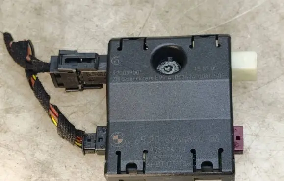 BMW 3 E90 E91 Antenna control unit 6934648 10819610