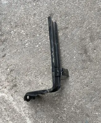 Toyota Prius (XW20) Battery bracket 