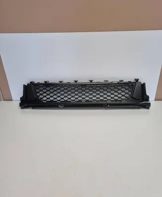 Jaguar XE Front bumper lower grill X760ETO L2LTC