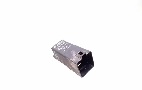 Volvo XC70 Glow plug pre-heat relay 0281003037 30751798