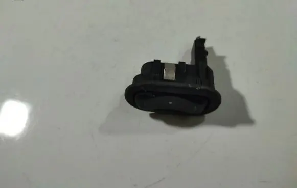 Opel Zafira A Electric window control switch 