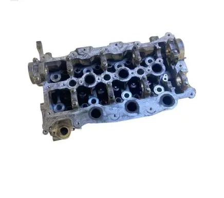 Land Rover Discovery 4 - LR4 Engine head PM9X2Q 6090DA