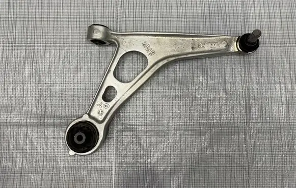 Renault Kangoo II Front control arm 6RR