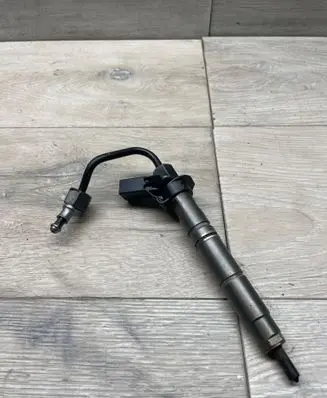 Mercedes-Benz CLS C219 Fuel injector A6420701387 070508 0445115