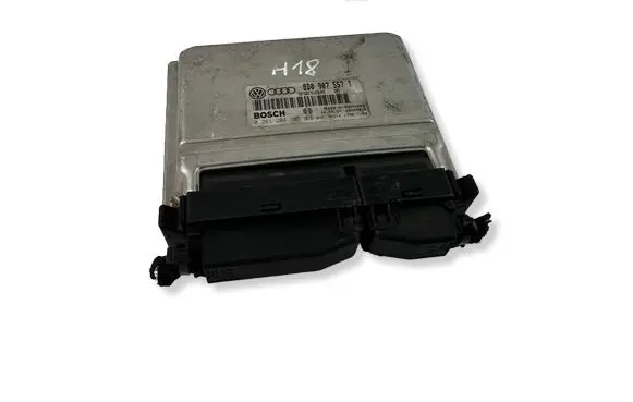 Volkswagen PASSAT B5 Engine control unit/module 8D0907557T 26SA4818 0261204185