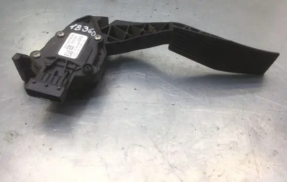Opel Insignia A Accelerator throttle pedal 13237352