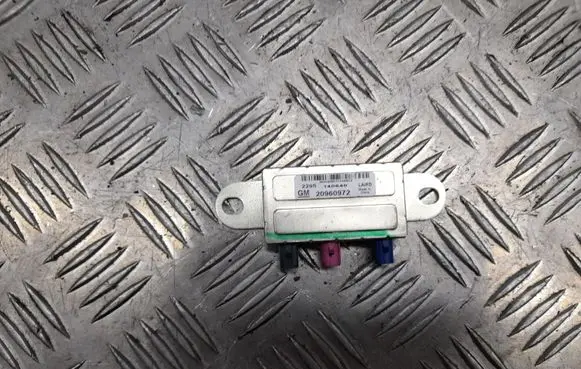 Chevrolet Camaro Aerial antenna amplifier 20960972