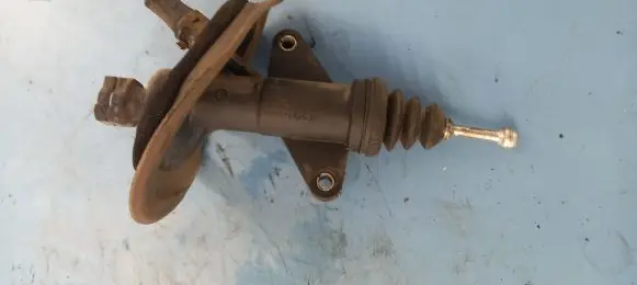 Ford Mondeo Mk III Clutch master cylinder