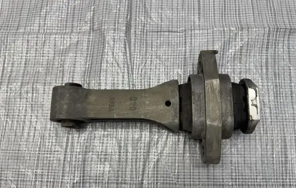 KIA Sorento IV Engine mount vacuum valve 