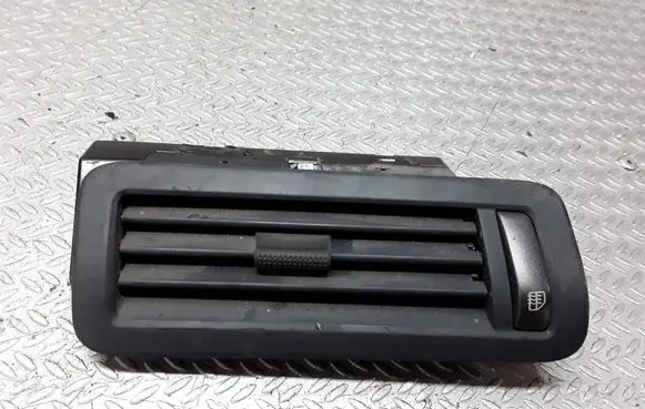 Volkswagen Phaeton Rear air vent grill 3D0819704C