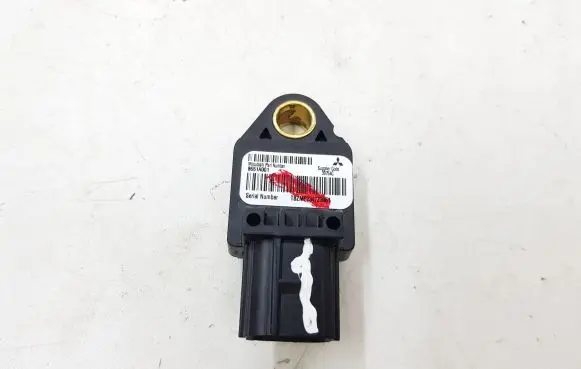 Mitsubishi Outlander Airbag deployment crash/impact sensor 8651A001