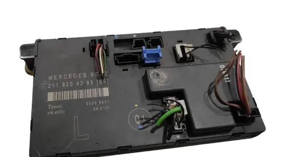 Mercedes-Benz E W211 Door control unit/module 2118208385 00006801