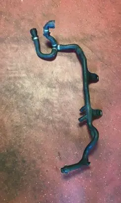 Engine coolant pipe/hose
