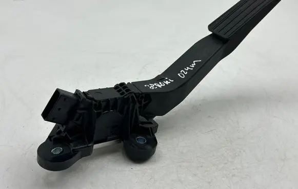 Jeep Grand Cherokee WL Accelerator throttle pedal 68360648AC 93446310 T0180019317655