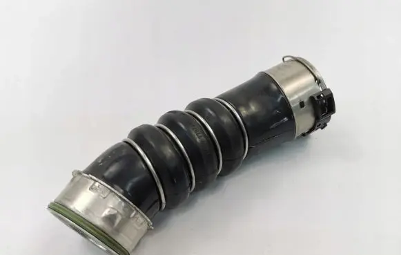 BMW 1 E81 E87 Intercooler hose/pipe 7797480
