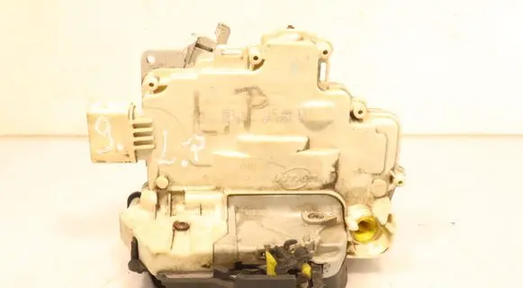Audi A4 S4 B7 8E 8H Front door lock
