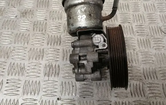 Toyota Avensis T250 Power steering pump 4431005120