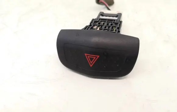 Nissan Primera Hazard light switch 06016