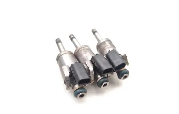 Ford C-MAX II Fuel injectors set 0261500128